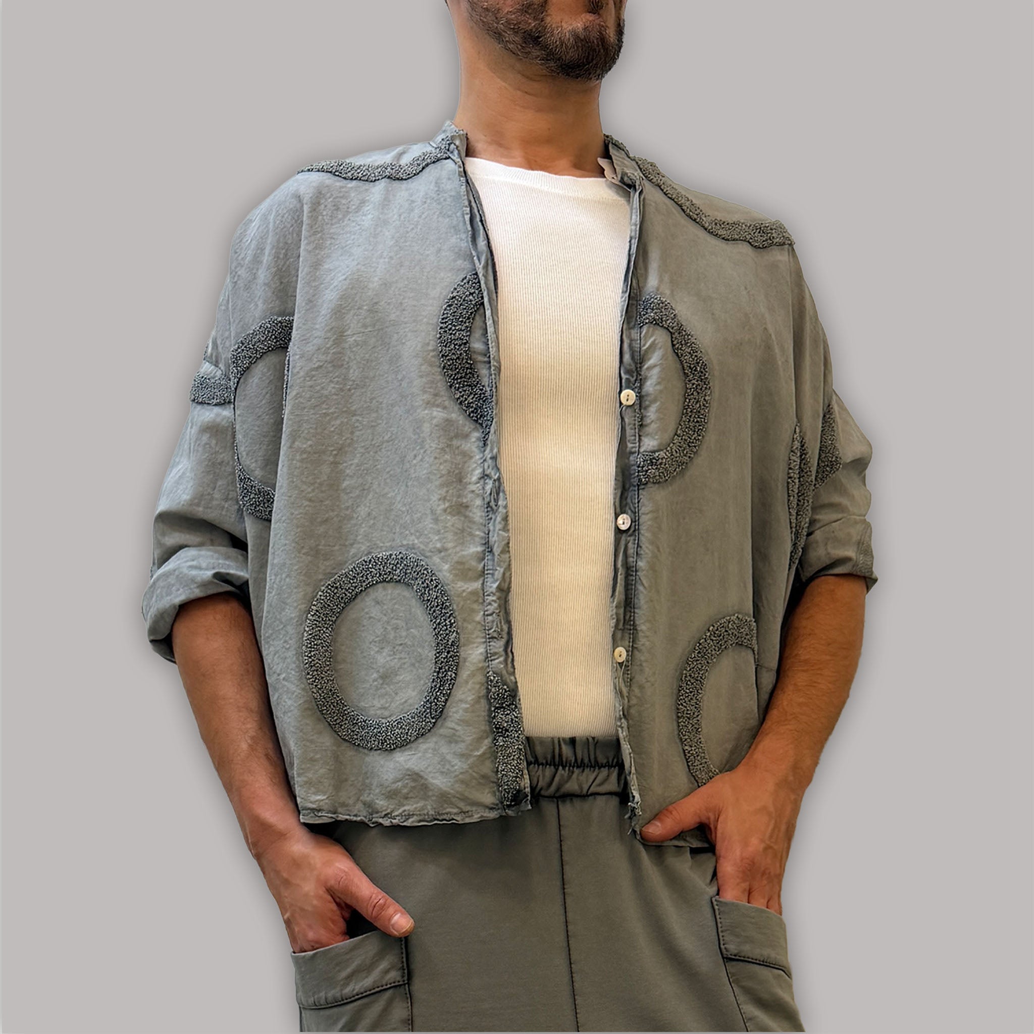 ONA CAMISA S/CUELLO CYRCLES